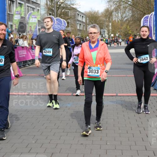 12.04.2026 - 45. Internationalen Wilhelmsburger Insellauf Strokosch-Dieckow http://msf.ph/oto/9465029 12.04.2026 13:13:40 Ziel 4364, 3942, 5221, 3540, 3933, 3935, 3805, 5158, 5157, 2462, 4533, 5693 meine-sportfotos.de