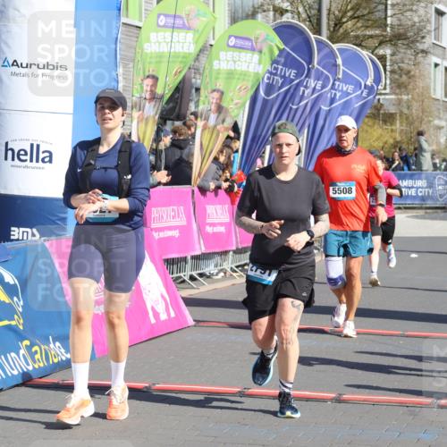 12.04.2026 - 45. Internationalen Wilhelmsburger Insellauf Strokosch-Dieckow http://msf.ph/oto/9465033 12.04.2026 10:57:24 Ziel 4927, 2791, 2067, 4321, 2744, 5508, 4388, 2579 meine-sportfotos.de