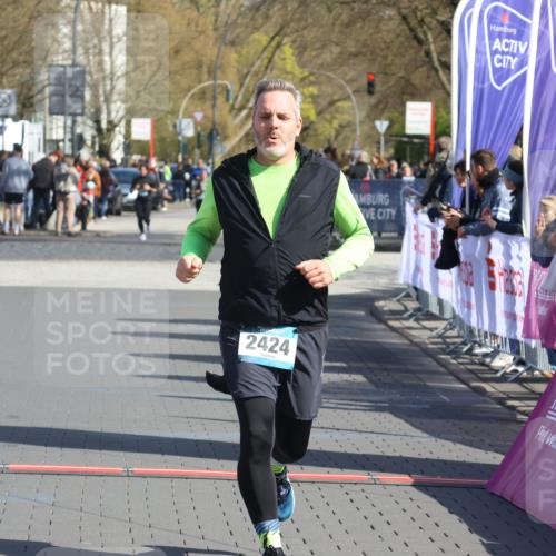 12.04.2026 - 45. Internationalen Wilhelmsburger Insellauf Strokosch-Dieckow http://msf.ph/oto/9465037 12.04.2026 11:14:59 Ziel 3018, 2424 meine-sportfotos.de