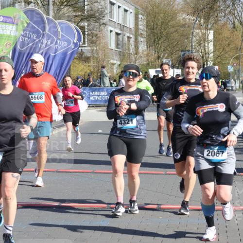 12.04.2026 - 45. Internationalen Wilhelmsburger Insellauf Strokosch-Dieckow http://msf.ph/oto/9465050 12.04.2026 10:57:25 Ziel 4927, 2791, 2067, 4321, 2744, 5508, 4388, 2579 meine-sportfotos.de