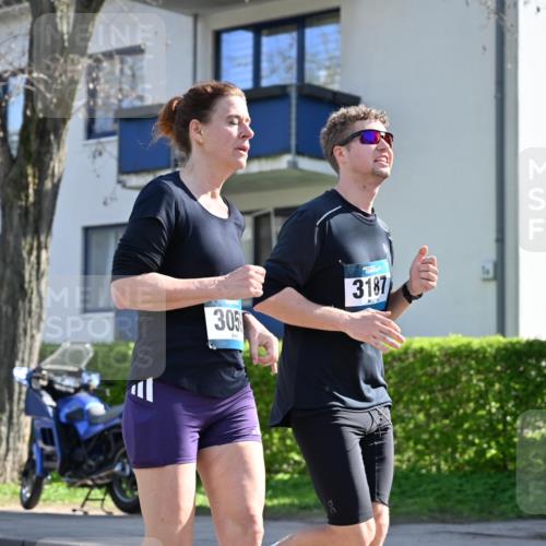 12.04.2026 - 45. Internationalen Wilhelmsburger Insellauf J. Mangold http://msf.ph/oto/9465055 12.04.2026 10:56:42 Ziel 2795, 3917, 5319, 5352, 2915, 3224, 4654, 3059, 3187, 4448, 2912, 2913, 4927, 2791, 2067, 4321, 2744, 5508, 4388, 2579, 2458, 5845, 5844, 5701 meine-sportfotos.de