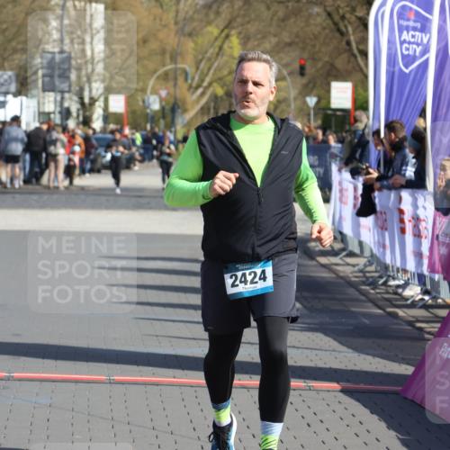 12.04.2026 - 45. Internationalen Wilhelmsburger Insellauf Strokosch-Dieckow http://msf.ph/oto/9465057 12.04.2026 11:14:59 Ziel 3018, 2424 meine-sportfotos.de
