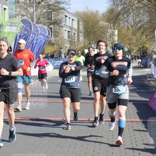 12.04.2026 - 45. Internationalen Wilhelmsburger Insellauf Strokosch-Dieckow http://msf.ph/oto/9465068 12.04.2026 10:57:25 Ziel 4927, 2791, 2067, 4321, 2744, 5508, 4388, 2579 meine-sportfotos.de