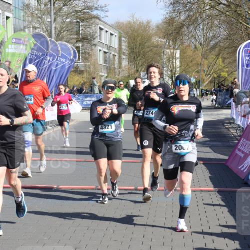 12.04.2026 - 45. Internationalen Wilhelmsburger Insellauf Strokosch-Dieckow http://msf.ph/oto/9465074 12.04.2026 10:57:25 Ziel 4927, 2791, 2067, 4321, 2744, 5508, 4388, 2579 meine-sportfotos.de