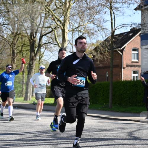 12.04.2026 - 45. Internationalen Wilhelmsburger Insellauf J. Mangold http://msf.ph/oto/9465076 12.04.2026 10:56:44 Ziel 3917, 5319, 5352, 2915, 3224, 4654, 3059, 3187, 4448, 2912, 2913, 4927, 2791, 2067, 4321, 2744, 2067, 4321, 2744, 5508, 4388, 2579, 2458, 5845, 5844, 5701 meine-sportfotos.de