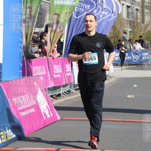 12.04.2026 - 45. Internationalen Wilhelmsburger Insellauf Strokosch-Dieckow http://msf.ph/oto/9465080 12.04.2026 11:15:07 Ziel 2565 meine-sportfotos.de
