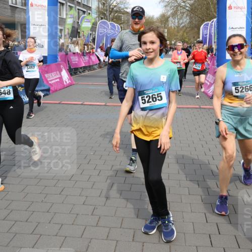 12.04.2026 - 45. Internationalen Wilhelmsburger Insellauf Strokosch-Dieckow http://msf.ph/oto/9465082 12.04.2026 13:13:36 Ziel 5265, 5266, 4648, 2026, 5457, 4320, 4249, 3033, 2470, 4364, 3942, 5221, 3540, 3933, 3935 meine-sportfotos.de