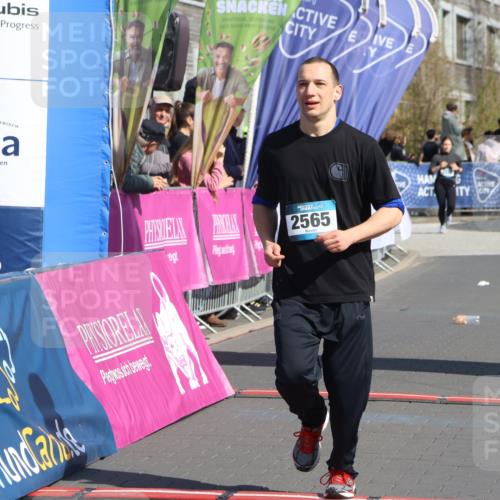 12.04.2026 - 45. Internationalen Wilhelmsburger Insellauf Strokosch-Dieckow http://msf.ph/oto/9465089 12.04.2026 11:15:07 Ziel 2565 meine-sportfotos.de