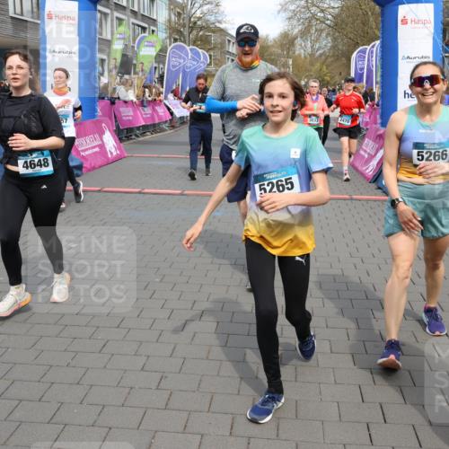 12.04.2026 - 45. Internationalen Wilhelmsburger Insellauf Strokosch-Dieckow http://msf.ph/oto/9465092 12.04.2026 13:13:36 Ziel 5265, 5266, 4648, 2026, 5457, 4320, 4249, 3033, 2470, 4364, 3942, 5221, 3540, 3933, 3935 meine-sportfotos.de