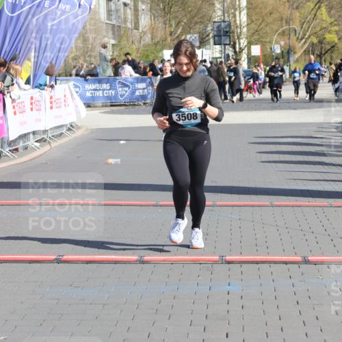 12.04.2026 - 45. Internationalen Wilhelmsburger Insellauf Strokosch-Dieckow http://msf.ph/oto/9465097 12.04.2026 11:15:18 Ziel 3508 meine-sportfotos.de