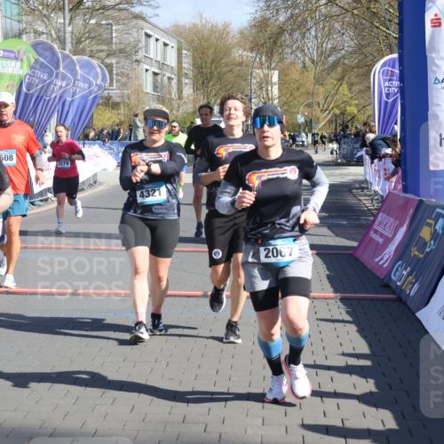 12.04.2026 - 45. Internationalen Wilhelmsburger Insellauf Strokosch-Dieckow http://msf.ph/oto/9465099 12.04.2026 10:57:25 Ziel 4927, 2791, 2067, 4321, 2744, 5508, 4388, 2579 meine-sportfotos.de