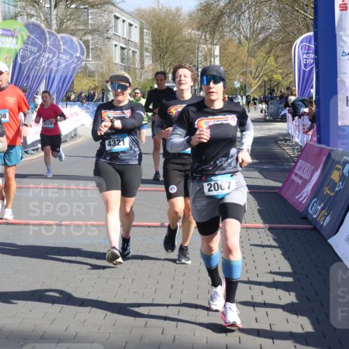 12.04.2026 - 45. Internationalen Wilhelmsburger Insellauf Strokosch-Dieckow http://msf.ph/oto/9465101 12.04.2026 10:57:25 Ziel 4927, 2791, 2067, 4321, 2744, 5508, 4388, 2579 meine-sportfotos.de