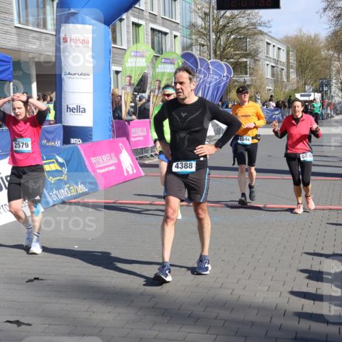 12.04.2026 - 45. Internationalen Wilhelmsburger Insellauf Strokosch-Dieckow http://msf.ph/oto/9465132 12.04.2026 10:57:31 Ziel 4388, 2579, 2458, 5845, 5844 meine-sportfotos.de