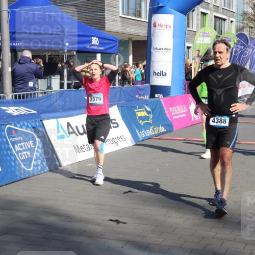12.04.2026 - 45. Internationalen Wilhelmsburger Insellauf Strokosch-Dieckow http://msf.ph/oto/9465148 12.04.2026 10:57:31 Ziel 4388, 2579, 2458, 5845, 5844 meine-sportfotos.de