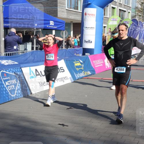 12.04.2026 - 45. Internationalen Wilhelmsburger Insellauf Strokosch-Dieckow http://msf.ph/oto/9465154 12.04.2026 10:57:31 Ziel 4388, 2579, 2458, 5845, 5844 meine-sportfotos.de