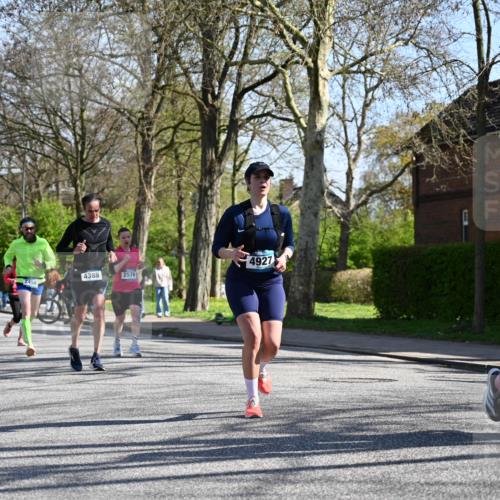 12.04.2026 - 45. Internationalen Wilhelmsburger Insellauf J. Mangold http://msf.ph/oto/9465161 12.04.2026 10:56:56 Ziel 3059, 3187, 4448, 2912, 2913, 4927, 2791, 2067, 4321, 2744, 5508, 4388, 2579, 2458, 5845, 5844, 5701, 4368, 2441 meine-sportfotos.de