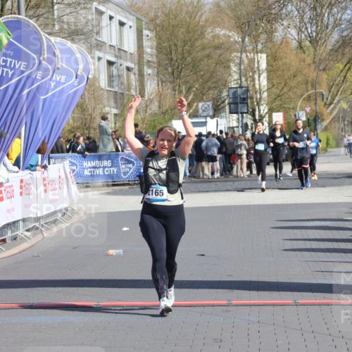 12.04.2026 - 45. Internationalen Wilhelmsburger Insellauf Strokosch-Dieckow http://msf.ph/oto/9465178 12.04.2026 11:15:24 Ziel 2165 meine-sportfotos.de