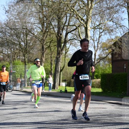 12.04.2026 - 45. Internationalen Wilhelmsburger Insellauf J. Mangold http://msf.ph/oto/9465179 12.04.2026 10:56:58 Ziel 2912, 2913, 4927, 2791, 2067, 4321, 2744, 5508, 4388, 2579, 2458, 5845, 5844, 5701, 4368, 2441, 5243 meine-sportfotos.de