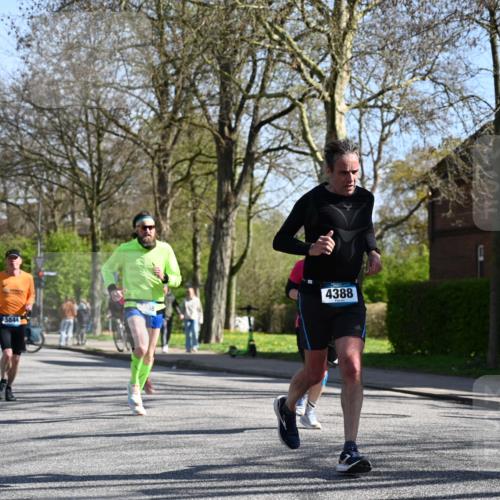 12.04.2026 - 45. Internationalen Wilhelmsburger Insellauf J. Mangold http://msf.ph/oto/9465180 12.04.2026 10:56:58 Ziel 2912, 2913, 4927, 2791, 2067, 4321, 2744, 5508, 4388, 2579, 2458, 5845, 5844, 5701, 4368, 2441, 5243 meine-sportfotos.de