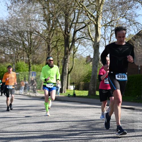 12.04.2026 - 45. Internationalen Wilhelmsburger Insellauf J. Mangold http://msf.ph/oto/9465186 12.04.2026 10:56:58 Ziel 2912, 2913, 4927, 2791, 2067, 4321, 2744, 5508, 4388, 2579, 2458, 5845, 5844, 5701, 4368, 2441, 5243 meine-sportfotos.de