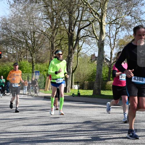 12.04.2026 - 45. Internationalen Wilhelmsburger Insellauf J. Mangold http://msf.ph/oto/9465189 12.04.2026 10:56:58 Ziel 2912, 2913, 4927, 2791, 2067, 4321, 2744, 5508, 4388, 2579, 2458, 5845, 5844, 5701, 4368, 2441, 5243 meine-sportfotos.de