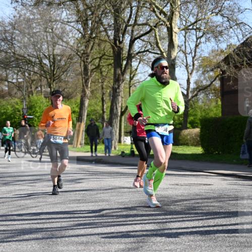 12.04.2026 - 45. Internationalen Wilhelmsburger Insellauf J. Mangold http://msf.ph/oto/9465200 12.04.2026 10:57:00 Ziel 2912, 2913, 4927, 2791, 2067, 4321, 2744, 5508, 4388, 2579, 2458, 5845, 5844, 5701, 5701, 4368, 4368, 2441, 5243 meine-sportfotos.de
