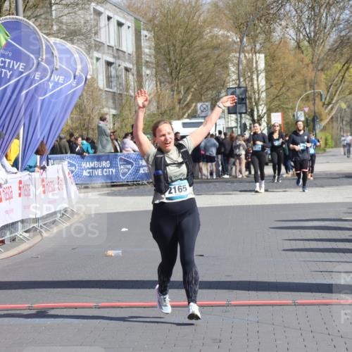 12.04.2026 - 45. Internationalen Wilhelmsburger Insellauf Strokosch-Dieckow http://msf.ph/oto/9465209 12.04.2026 11:15:24 Ziel 2165 meine-sportfotos.de