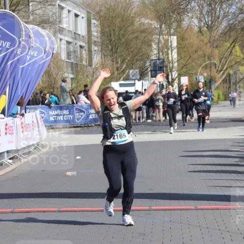 12.04.2026 - 45. Internationalen Wilhelmsburger Insellauf Strokosch-Dieckow http://msf.ph/oto/9465221 12.04.2026 11:15:24 Ziel 2165 meine-sportfotos.de