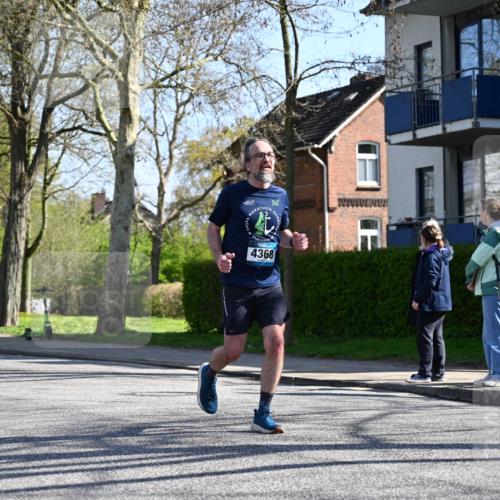 12.04.2026 - 45. Internationalen Wilhelmsburger Insellauf J. Mangold http://msf.ph/oto/9465223 12.04.2026 10:57:22 Ziel 5701, 4368, 2441, 5243, 3798, 2861, 2861, 3340, 2847, 4339, 3179, 3753, 4947, 3754, 5362, 4157, 2164, 4120, 2283, 2228, 4396 meine-sportfotos.de