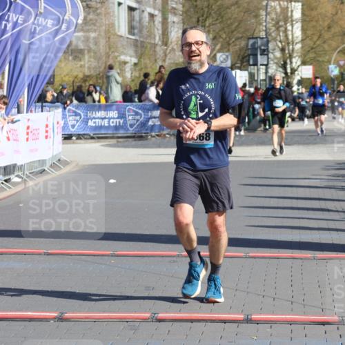 12.04.2026 - 45. Internationalen Wilhelmsburger Insellauf Strokosch-Dieckow http://msf.ph/oto/9465232 12.04.2026 10:57:52 Ziel 4368 meine-sportfotos.de