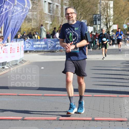 12.04.2026 - 45. Internationalen Wilhelmsburger Insellauf Strokosch-Dieckow http://msf.ph/oto/9465237 12.04.2026 10:57:52 Ziel 4368 meine-sportfotos.de