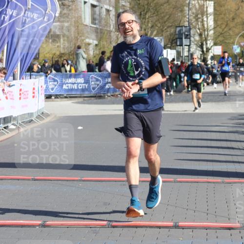 12.04.2026 - 45. Internationalen Wilhelmsburger Insellauf Strokosch-Dieckow http://msf.ph/oto/9465243 12.04.2026 10:57:52 Ziel 4368 meine-sportfotos.de