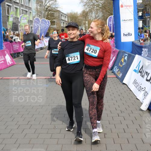 12.04.2026 - 45. Internationalen Wilhelmsburger Insellauf Strokosch-Dieckow http://msf.ph/oto/9465246 12.04.2026 13:13:25 Ziel 2998, 4693, 3519, 4970, 3686, 4643 meine-sportfotos.de
