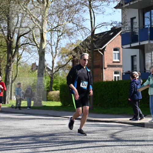 12.04.2026 - 45. Internationalen Wilhelmsburger Insellauf J. Mangold http://msf.ph/oto/9465247 12.04.2026 10:57:27 Ziel 4368, 2441, 5243, 3798, 2861, 3340, 2847, 4339, 3179, 3753, 4947, 3753, 4947, 3754, 5362, 4157, 2164, 4120, 2283, 2228, 4396 meine-sportfotos.de