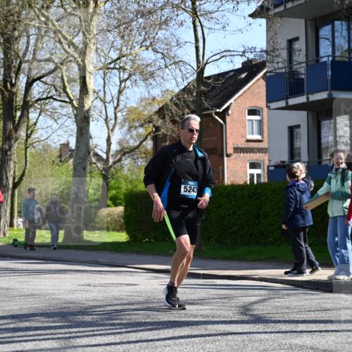 12.04.2026 - 45. Internationalen Wilhelmsburger Insellauf J. Mangold http://msf.ph/oto/9465250 12.04.2026 10:57:27 Ziel 4368, 2441, 5243, 3798, 2861, 3340, 2847, 4339, 3179, 3753, 4947, 3753, 4947, 3754, 5362, 4157, 2164, 4120, 2283, 2228, 4396 meine-sportfotos.de