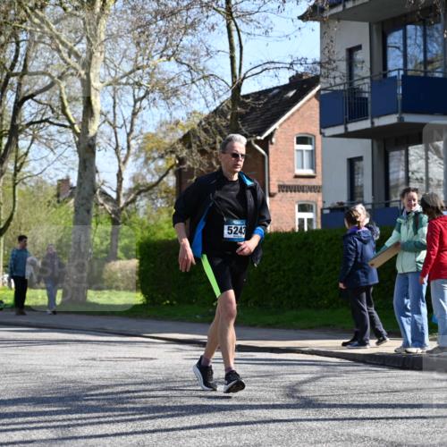 12.04.2026 - 45. Internationalen Wilhelmsburger Insellauf J. Mangold http://msf.ph/oto/9465251 12.04.2026 10:57:27 Ziel 4368, 2441, 5243, 3798, 2861, 3340, 2847, 4339, 3179, 3753, 4947, 3753, 4947, 3754, 5362, 4157, 2164, 4120, 2283, 2228, 4396 meine-sportfotos.de