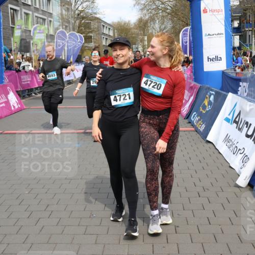 12.04.2026 - 45. Internationalen Wilhelmsburger Insellauf Strokosch-Dieckow http://msf.ph/oto/9465256 12.04.2026 13:13:25 Ziel 2998, 4693, 3519, 4970, 3686, 4643 meine-sportfotos.de