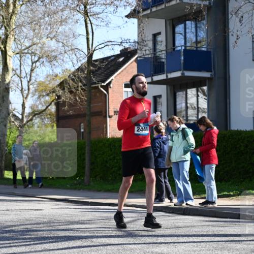 12.04.2026 - 45. Internationalen Wilhelmsburger Insellauf J. Mangold http://msf.ph/oto/9465276 12.04.2026 10:57:31 Ziel 4368, 2441, 5243, 3798, 2861, 3340, 2847, 4339, 3179, 3753, 4947, 3754, 5362, 4157, 2164, 4120, 2283, 2228, 2228, 4396, 3997, 2818, 3257 meine-sportfotos.de