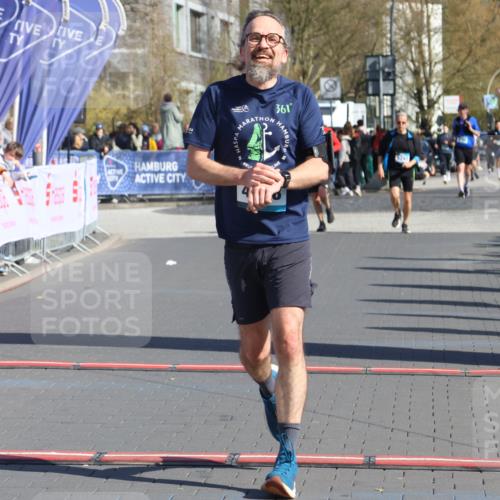 12.04.2026 - 45. Internationalen Wilhelmsburger Insellauf Strokosch-Dieckow http://msf.ph/oto/9465281 12.04.2026 10:57:53 Ziel 4368 meine-sportfotos.de
