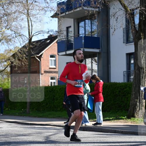 12.04.2026 - 45. Internationalen Wilhelmsburger Insellauf J. Mangold http://msf.ph/oto/9465282 12.04.2026 10:57:31 Ziel 4368, 2441, 5243, 3798, 2861, 3340, 2847, 4339, 3179, 3753, 4947, 3754, 5362, 4157, 2164, 4120, 2283, 2228, 2228, 4396, 3997, 2818, 3257 meine-sportfotos.de