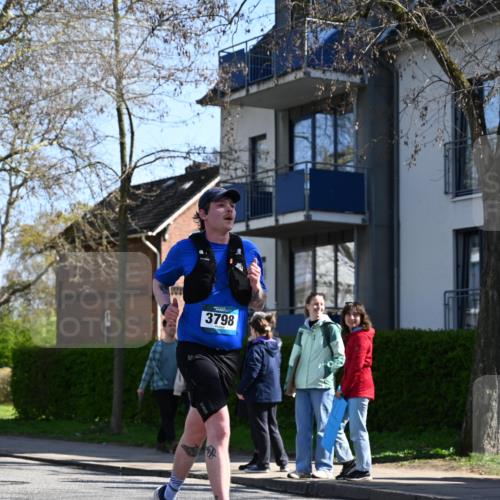12.04.2026 - 45. Internationalen Wilhelmsburger Insellauf J. Mangold http://msf.ph/oto/9465286 12.04.2026 10:57:36 Ziel 4368, 2441, 5243, 3798, 2861, 3340, 2847, 4339, 3179, 3753, 4947, 3754, 5362, 4157, 2164, 4120, 2283, 2228, 4396, 3997, 2818, 3257, 2499, 2194, 2900 meine-sportfotos.de