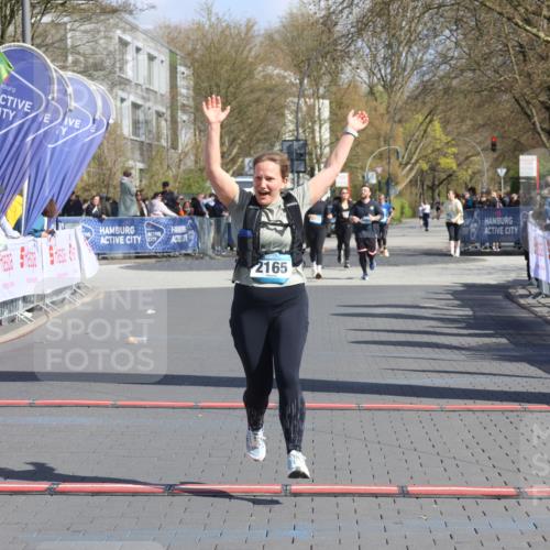 12.04.2026 - 45. Internationalen Wilhelmsburger Insellauf Strokosch-Dieckow http://msf.ph/oto/9465295 12.04.2026 11:15:25 Ziel 2165 meine-sportfotos.de