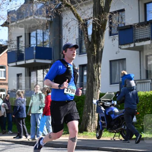 12.04.2026 - 45. Internationalen Wilhelmsburger Insellauf J. Mangold http://msf.ph/oto/9465297 12.04.2026 10:57:36 Ziel 4368, 2441, 5243, 3798, 2861, 3340, 2847, 4339, 3179, 3753, 4947, 3754, 5362, 4157, 2164, 4120, 2283, 2228, 4396, 3997, 2818, 3257, 2499, 2194, 2900 meine-sportfotos.de