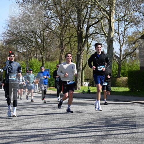 12.04.2026 - 45. Internationalen Wilhelmsburger Insellauf J. Mangold http://msf.ph/oto/9465315 12.04.2026 10:57:43 Ziel 2441, 5243, 3798, 2861, 3340, 2847, 4339, 3179, 3753, 4947, 3754, 5362, 4157, 2164, 4120, 2283, 2228, 2228, 4396, 3997, 2818, 3257, 3257, 2499, 2194, 2900, 3260, 3568, 4352, 4215, 4394 meine-sportfotos.de