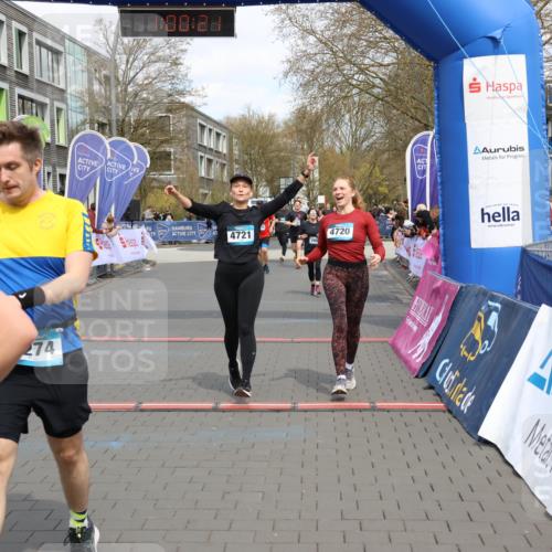 12.04.2026 - 45. Internationalen Wilhelmsburger Insellauf Strokosch-Dieckow http://msf.ph/oto/9465319 12.04.2026 13:13:20 Ziel 4385, 2274, 4919, 4720, 4721, 2998 meine-sportfotos.de