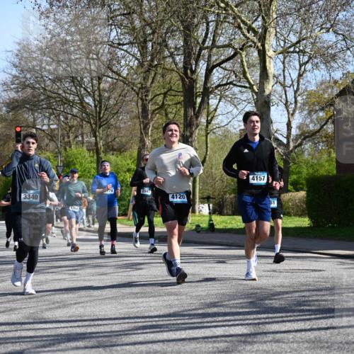 12.04.2026 - 45. Internationalen Wilhelmsburger Insellauf J. Mangold http://msf.ph/oto/9465321 12.04.2026 10:57:44 Ziel 2441, 5243, 3798, 2861, 3340, 2847, 4339, 3179, 3753, 4947, 3754, 5362, 4157, 2164, 4120, 2283, 2228, 4396, 3997, 2818, 3257, 2499, 2194, 2900, 3260, 3568, 4352, 4215, 4394, 3665 meine-sportfotos.de