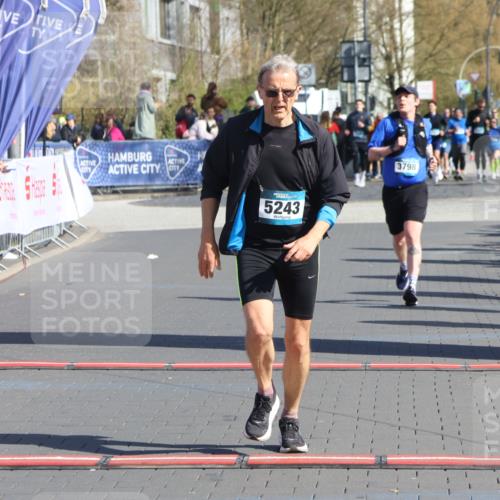 12.04.2026 - 45. Internationalen Wilhelmsburger Insellauf Strokosch-Dieckow http://msf.ph/oto/9465322 12.04.2026 10:58:02 Ziel 2441, 5243, 3798 meine-sportfotos.de