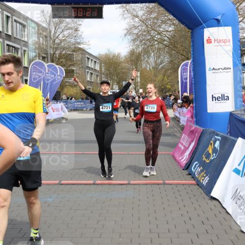 12.04.2026 - 45. Internationalen Wilhelmsburger Insellauf Strokosch-Dieckow http://msf.ph/oto/9465325 12.04.2026 13:13:20 Ziel 4385, 2274, 4919, 4720, 4721, 2998 meine-sportfotos.de