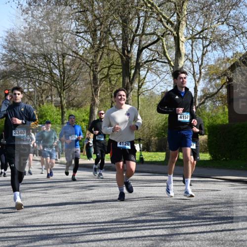 12.04.2026 - 45. Internationalen Wilhelmsburger Insellauf J. Mangold http://msf.ph/oto/9465327 12.04.2026 10:57:44 Ziel 2441, 5243, 3798, 2861, 3340, 2847, 4339, 3179, 3753, 4947, 3754, 5362, 4157, 2164, 4120, 2283, 2228, 4396, 3997, 2818, 3257, 2499, 2194, 2900, 3260, 3568, 4352, 4215, 4394, 3665 meine-sportfotos.de