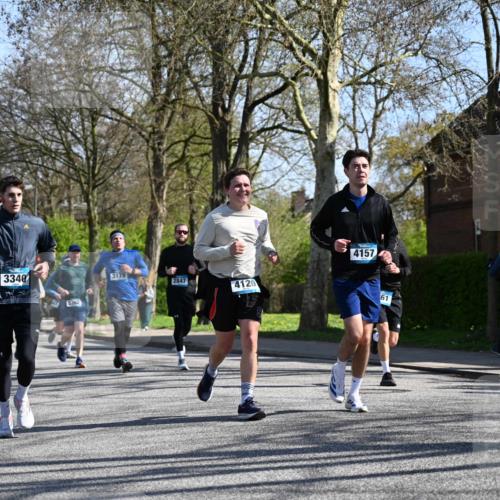 12.04.2026 - 45. Internationalen Wilhelmsburger Insellauf J. Mangold http://msf.ph/oto/9465331 12.04.2026 10:57:44 Ziel 2441, 5243, 3798, 2861, 3340, 2847, 4339, 3179, 3753, 4947, 3754, 5362, 4157, 2164, 4120, 2283, 2228, 4396, 3997, 2818, 3257, 2499, 2194, 2900, 3260, 3568, 4352, 4215, 4394, 3665 meine-sportfotos.de